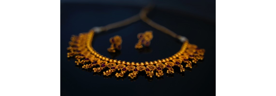 4 Best Necklace Set To Buy Online