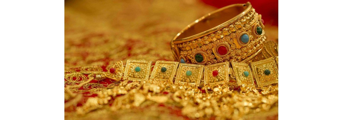 5 Best Ways to Wear Ethnic Jewellery With Your Western Outfit