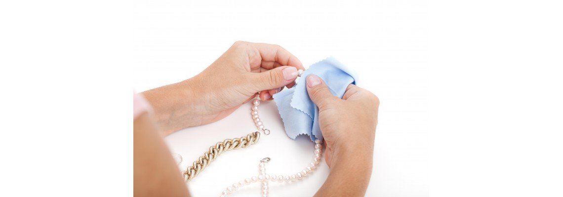 How To Clean Artificial Jewellery