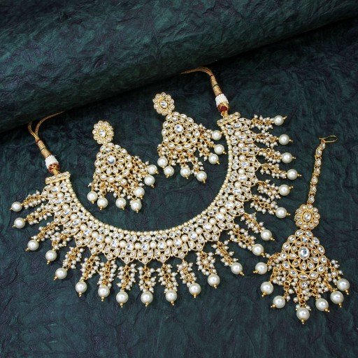 Charming With Ethnic Work Kundan Necklace Set  