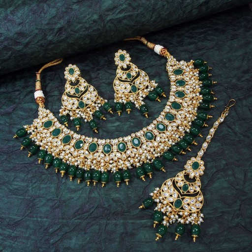 Fascinating With Traditional Work Kundan Necklace Set  
