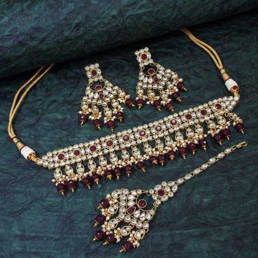 Glorious With Traditional Work Kundan Necklace Set  