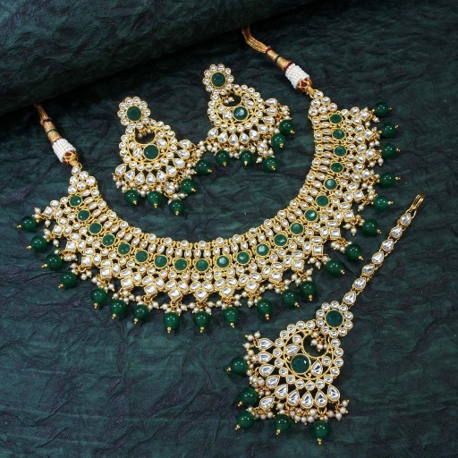 Pleasant With Traditional Work Kundan Necklace Set  