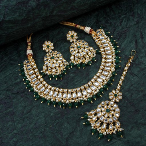 Exclusive With Traditional Work Kundan Necklace Set  