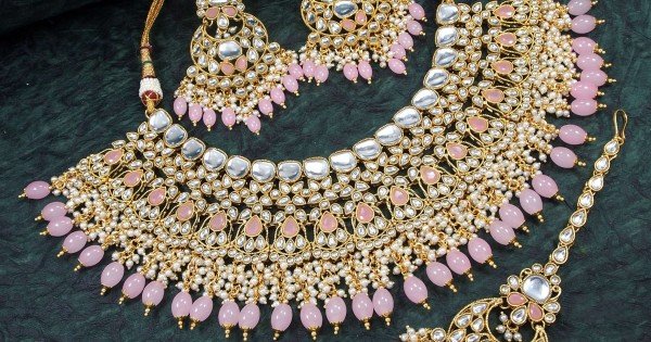 Kundan Necklace Set Adorned With Kundan Work