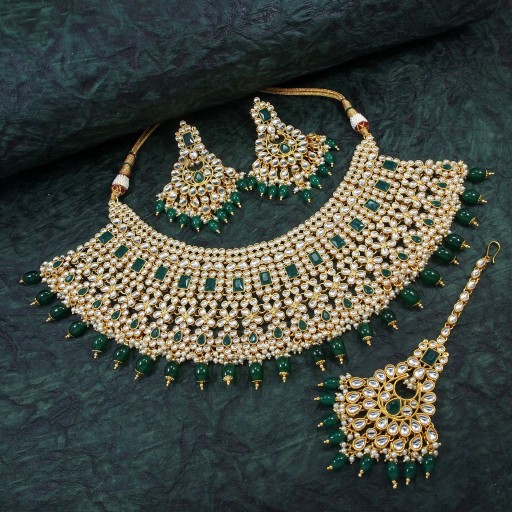 Radiant With Traditional Work Kundan Necklace Set  
