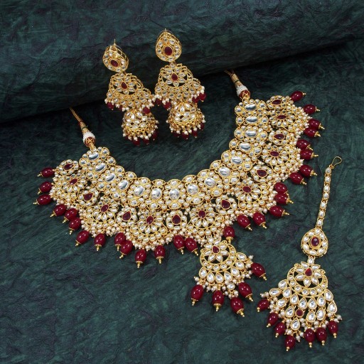 Captivating With Ethnic Work Kundan Necklace Set  