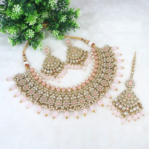 Fascinating With Traditional Work Kundan Necklace Set  