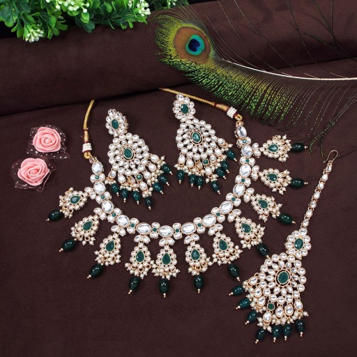 Fashionable With Ethnic Work Kundan Necklace Set  