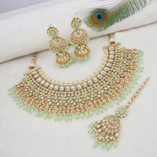 Magnificent With Ethnic Work Kundan Necklace Set  