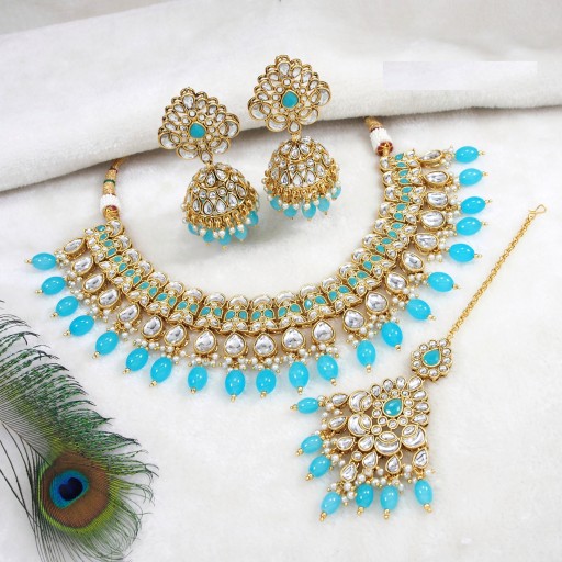 Pretty With Traditional Work Kundan Necklace Set  