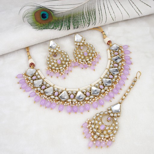 Ravishing With Traditional Work Kundan Necklace Set  