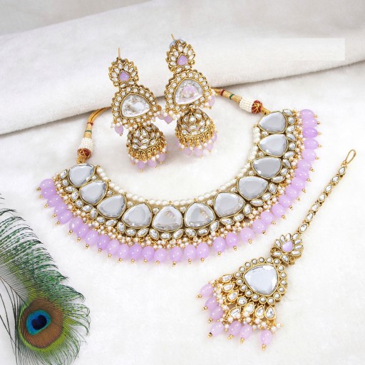 Trendy With Ethnic Work Kundan Necklace Set  