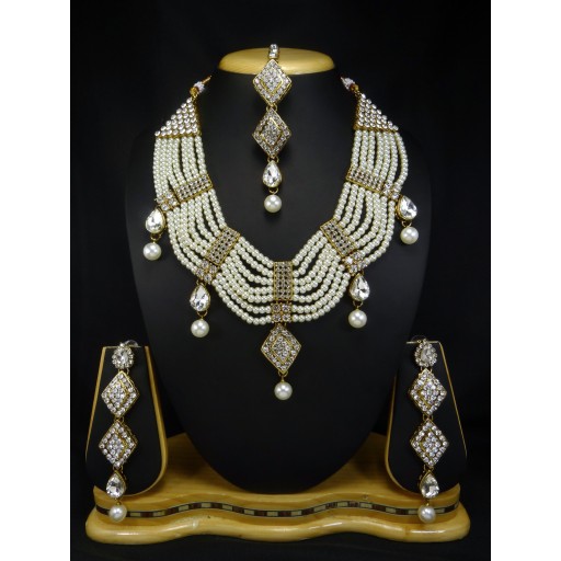 Desirable Handmade Patwa Work Necklace Set Adorned With Kundan and Australian stone 