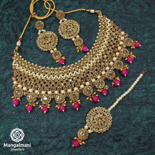 Prepossessing Handmade Patwa Work Necklace Set Decorated With Kundan and Australian stone 