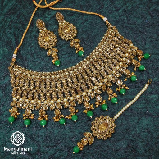 Presentable Handmade Patwa Work Necklace Set Adorned With Kundan and Australian stone 