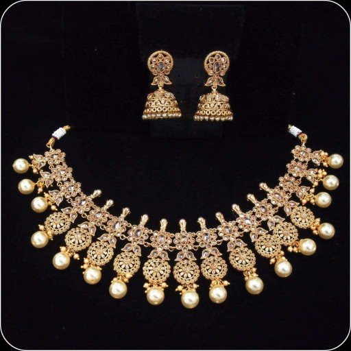 Presentable Ethnic Work Polki Necklace