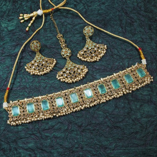 Engaging With Ethnic Work Polki Necklace Set Embellished With Reverse AD