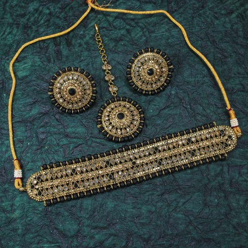Glamorous With Ethnic Work Polki Necklace Set Embellished With Reverse AD