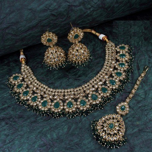 Pleasant With Ethnic Work Polki Necklace Set  