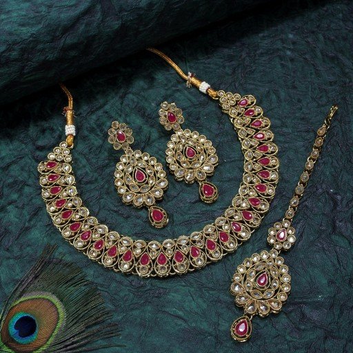 Glamorous With Ethnic Work Polki Necklace Set  