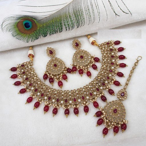 Engaging Polki Necklace Set  