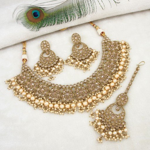 Presentable Polki Necklace Set  