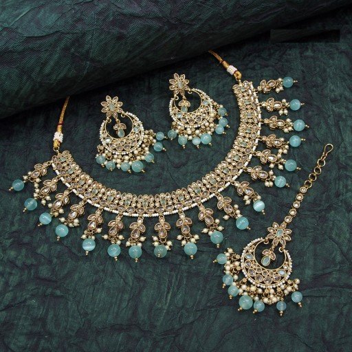 Desirable Polki Necklace Set  