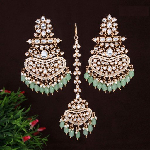 Presentable Real Kundan Earring Maang Tikka  