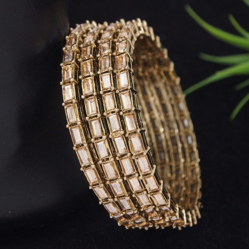 Resplendent Polki Bangles