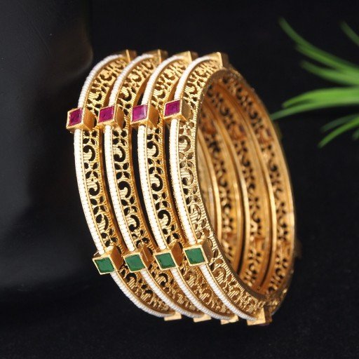 Alluring Polki Bangles
