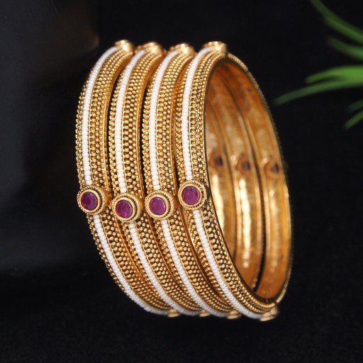 Desirable Polki Bangles