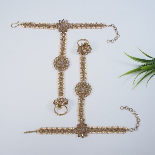 Fashionable Polki Hath Panja