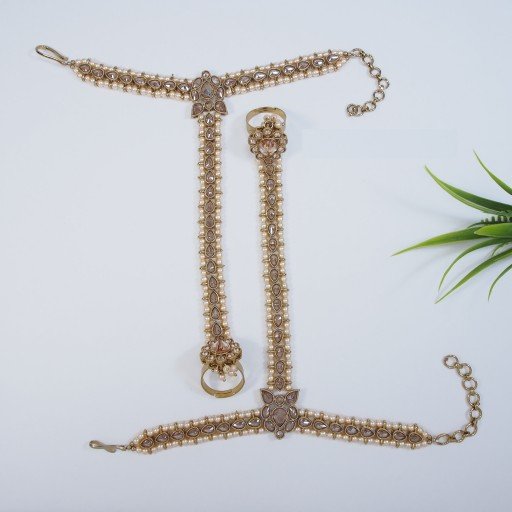 Glamorous Polki Hath Panja