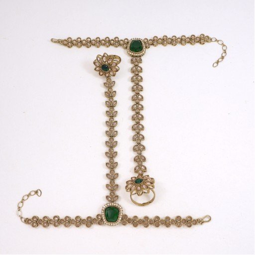 Presentable Polki Hath Panja