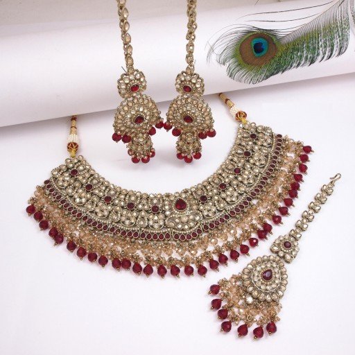 Desirable Polki Necklace Set
