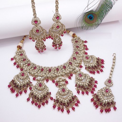 Glamorous Polki Necklace Set