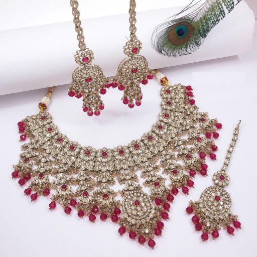 Pleasant Polki Necklace Set