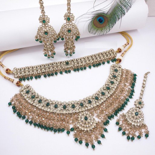 Pretty Polki Necklace Set