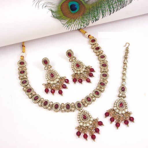Desirable Polki Necklace Set
