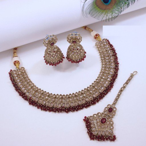 Desirable Polki Necklace Set