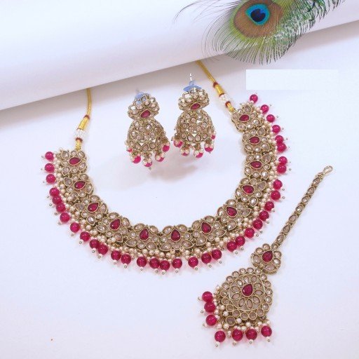 Presentable Polki Necklace Set
