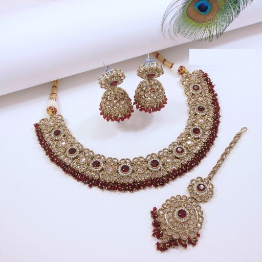 Prettyish Polki Necklace Set