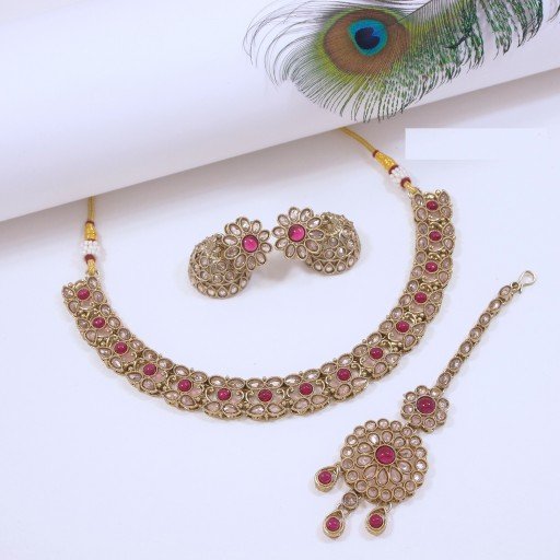 Stylish Polki Necklace Set