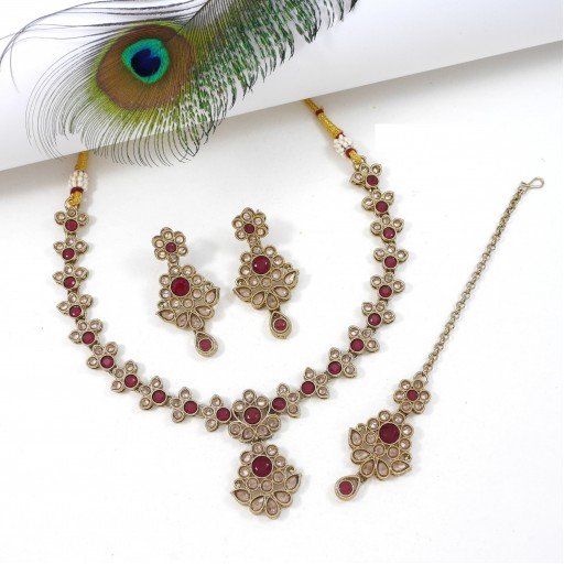 Charismatic Polki Necklace Set