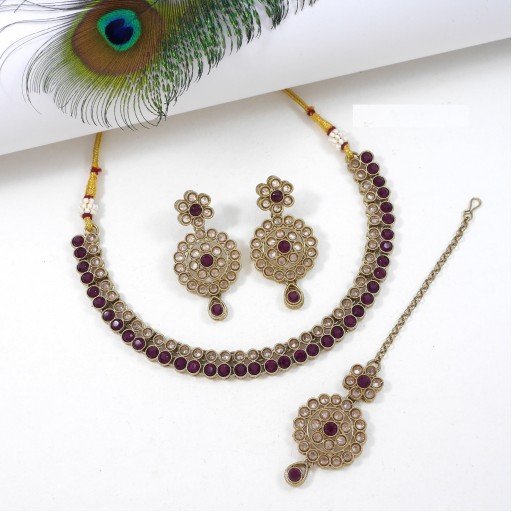 Engaging Polki Necklace Set
