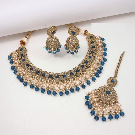 Fascinating Polki Necklace Set
