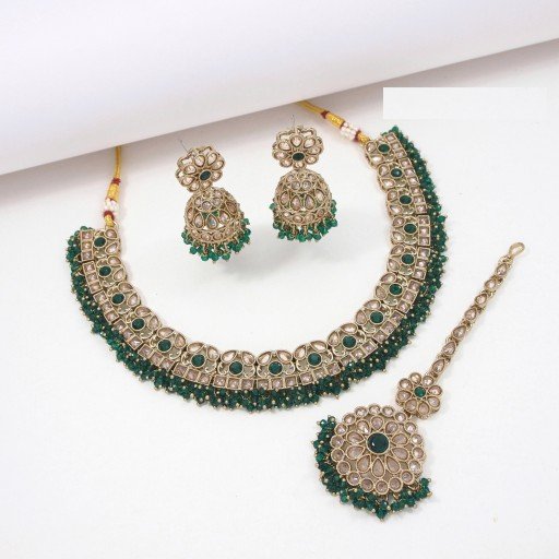 Pretty Polki Necklace Set