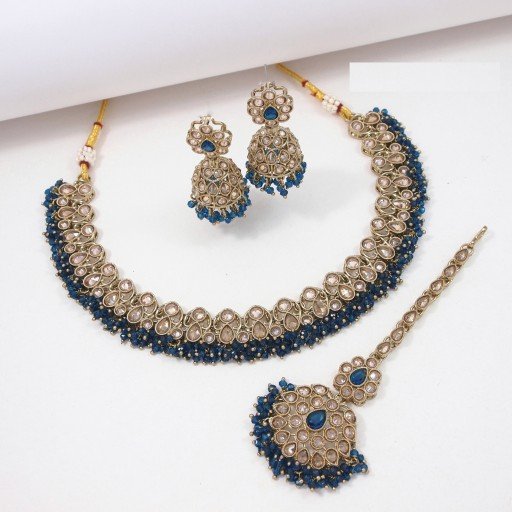 Prettyish Polki Necklace Set