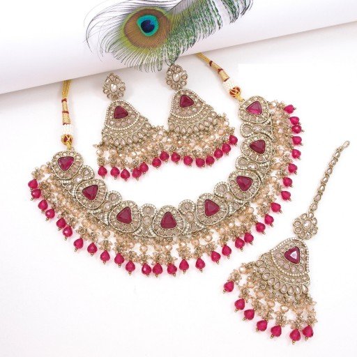 Charismatic Polki Necklace Set